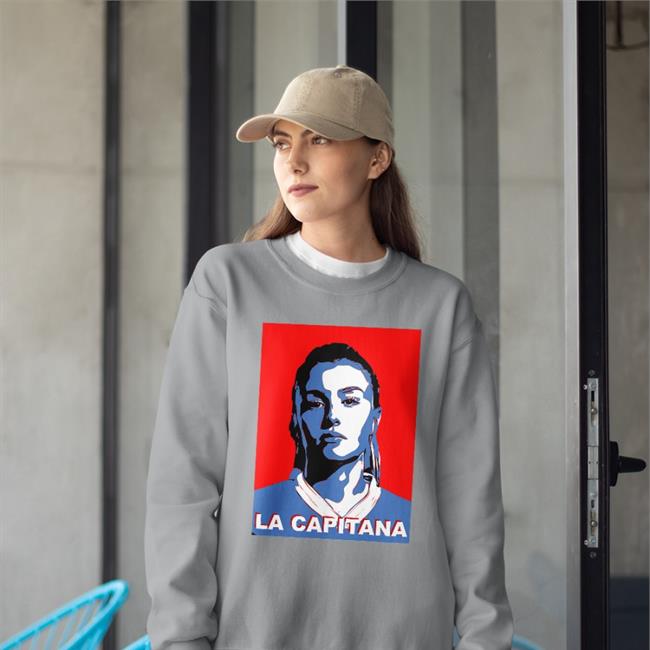 Leah Williamson La Capitana Women's Euro 2022 T-Shirt Tim Stillman Leah Williamson La Capitana Shirt Givemesport Shop