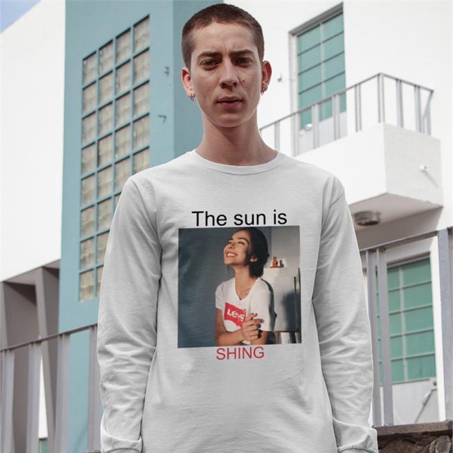 Funny The Sun Is Shing Shirt Poorly Translated Shirts The Sun Is Shing Hooded Sweatshirt Translatedtees